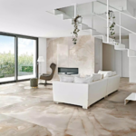 Płytki Florim REVES DE REX Noisette 120X120 w salonie